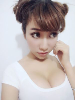 少妇人妻无码专区视频_720免费高清观看